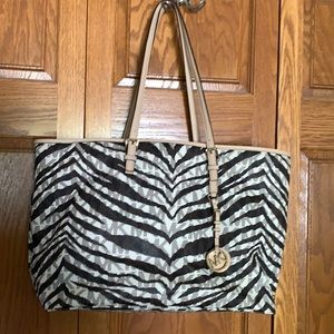Michael Kors Bag with padded laptop compartment
